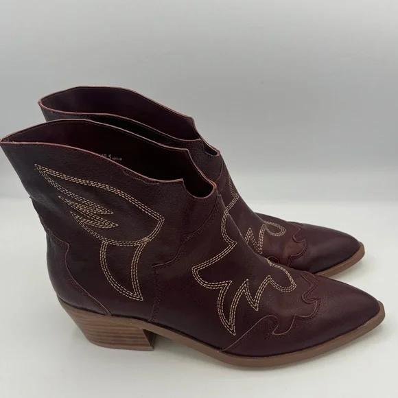 Chinese Laundry Fiona Ankle Western Cowgirl Leather Boots Intricate Stitching - Picture 2 of 12